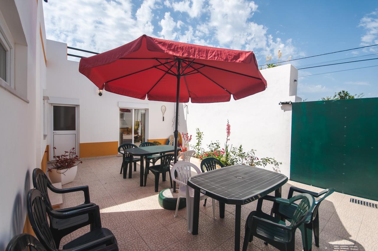Rivers Nation Surf Camp Bed and Breakfast Atouguia Da Baleia Exterior foto