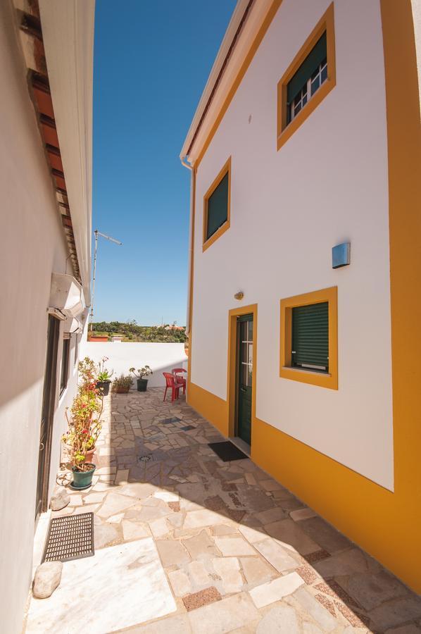 Rivers Nation Surf Camp Bed and Breakfast Atouguia Da Baleia Exterior foto