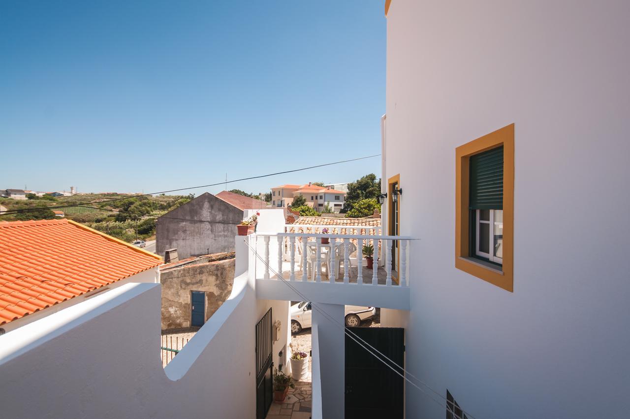 Rivers Nation Surf Camp Bed and Breakfast Atouguia Da Baleia Exterior foto
