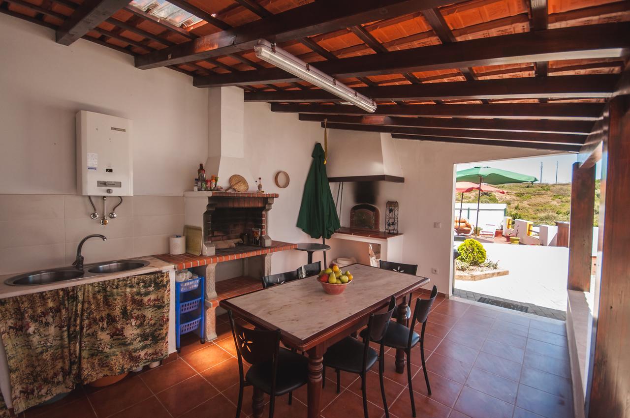 Rivers Nation Surf Camp Bed and Breakfast Atouguia Da Baleia Exterior foto