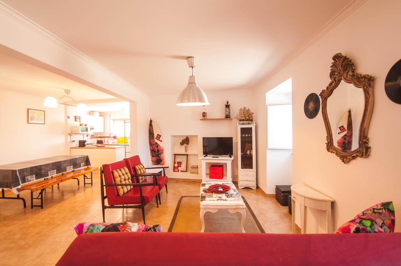 Rivers Nation Surf Camp Bed and Breakfast Atouguia Da Baleia Exterior foto